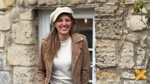 Pénélope blonde classieuse baise intense française